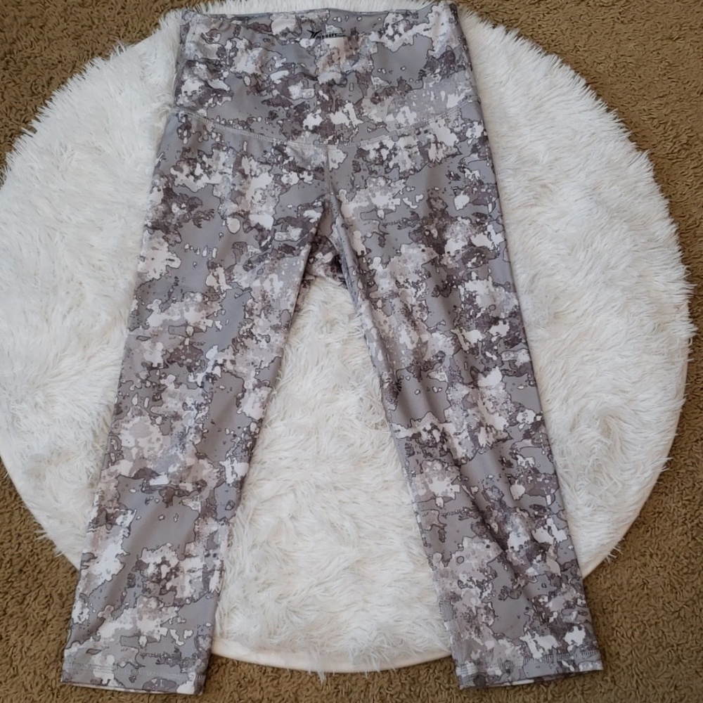 💥Old Navy Cropped Work Out Leggings💥